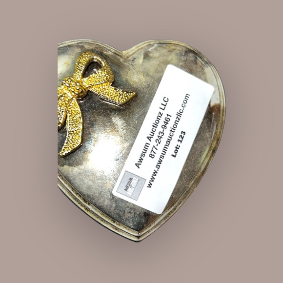 Vintage Silver Plated Heart Trinket Box with Gold Bow - Picture 6 of 13